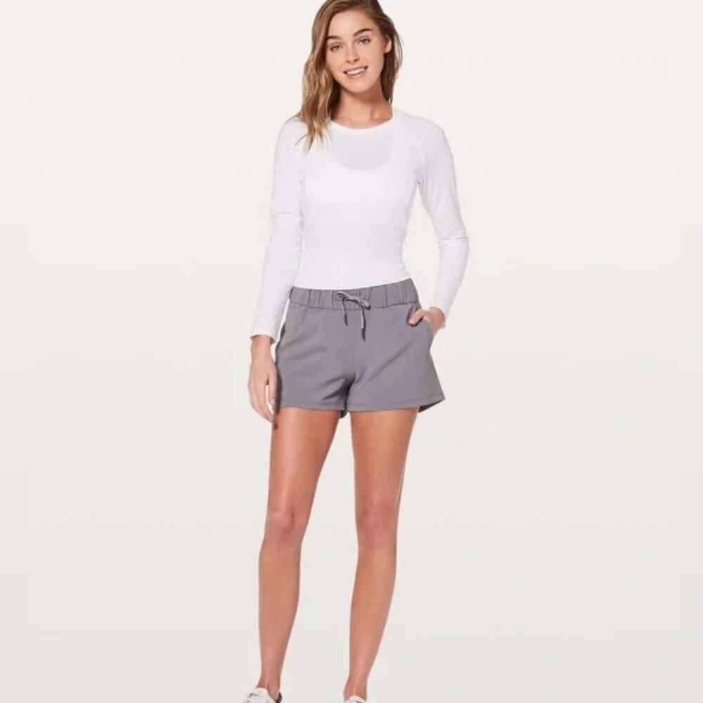 Lululemon Athletica Women's On the Fly Drawstring Grey Shorts Size 2